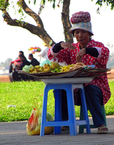 Fruit seller - Phnom Penh, Cambodia